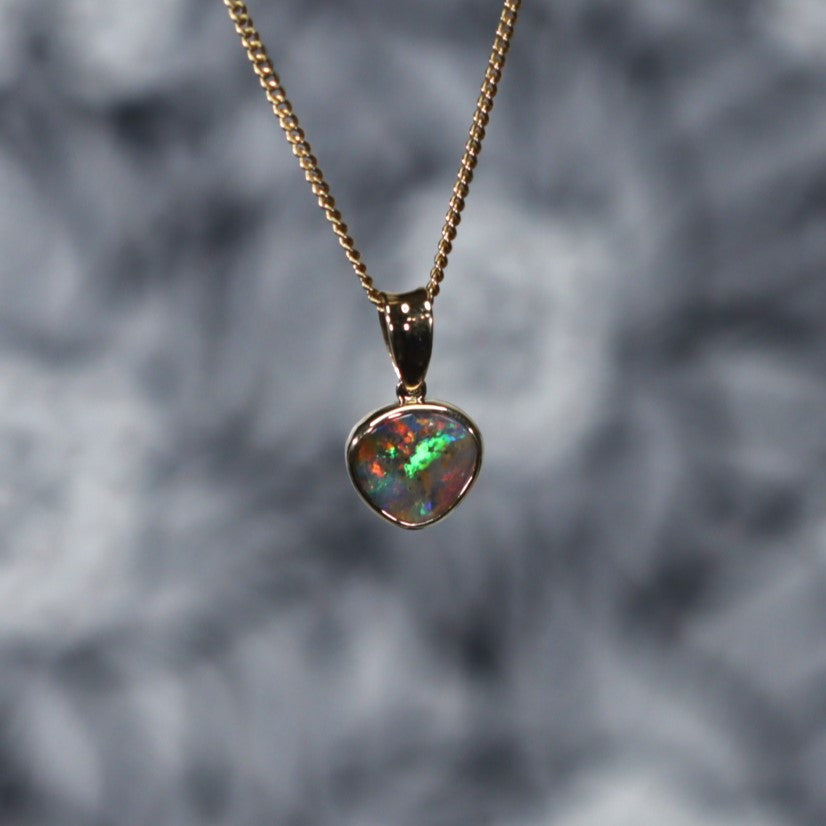 Boulder opal solid 18k Gold pendant 2018