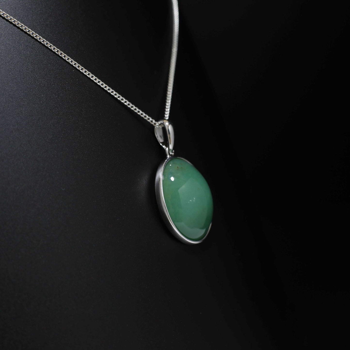 Chrysoprase pendant - 106