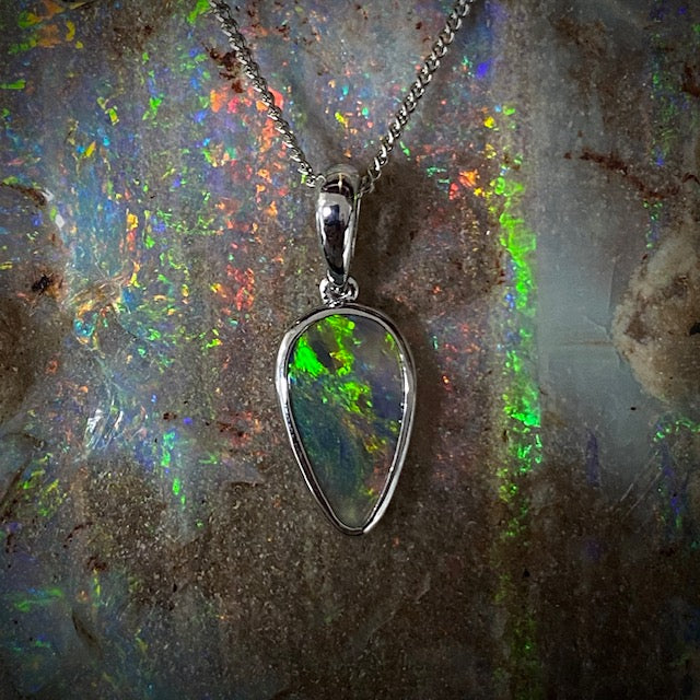 Black opal pendant - 1044