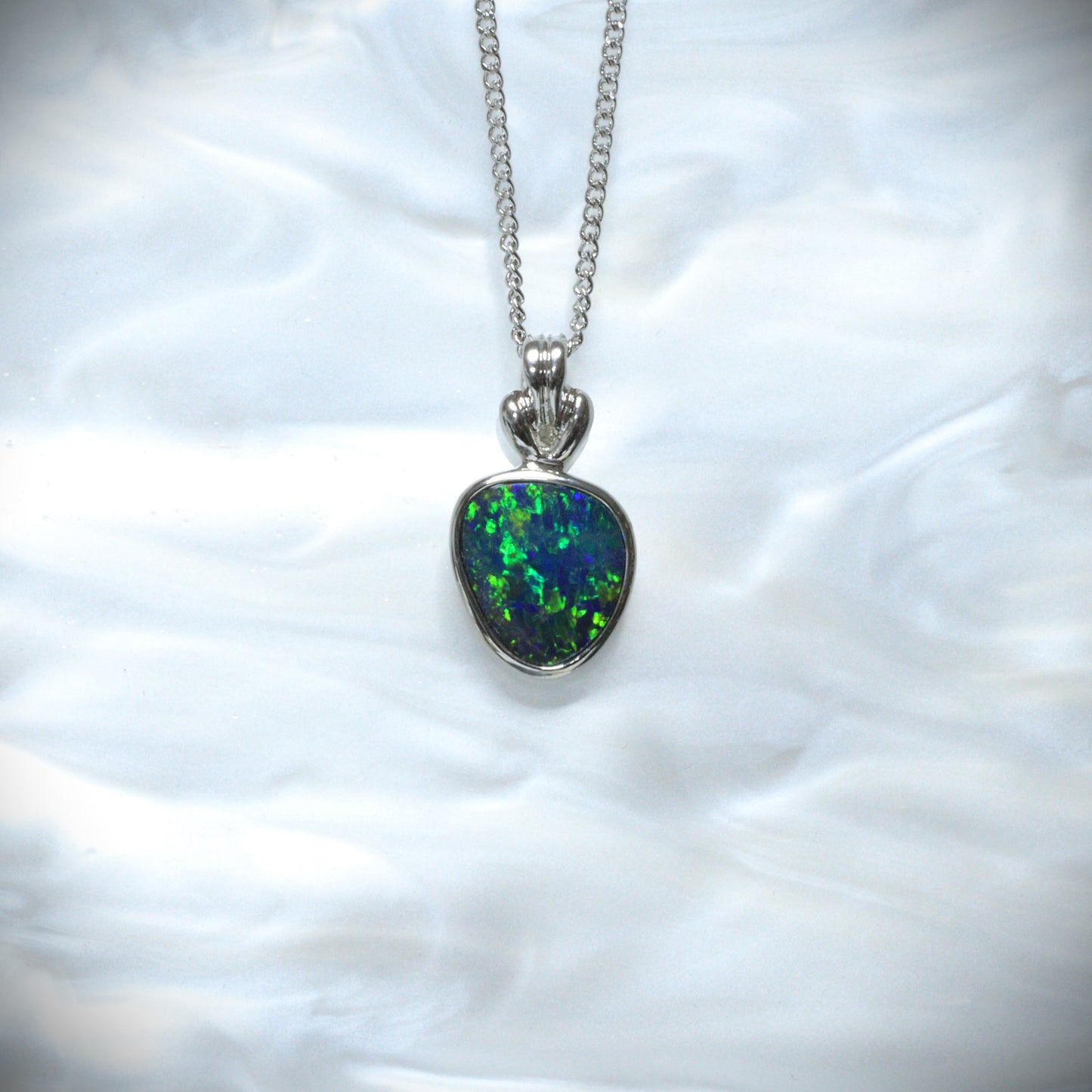 Opal doublet pendant - 175