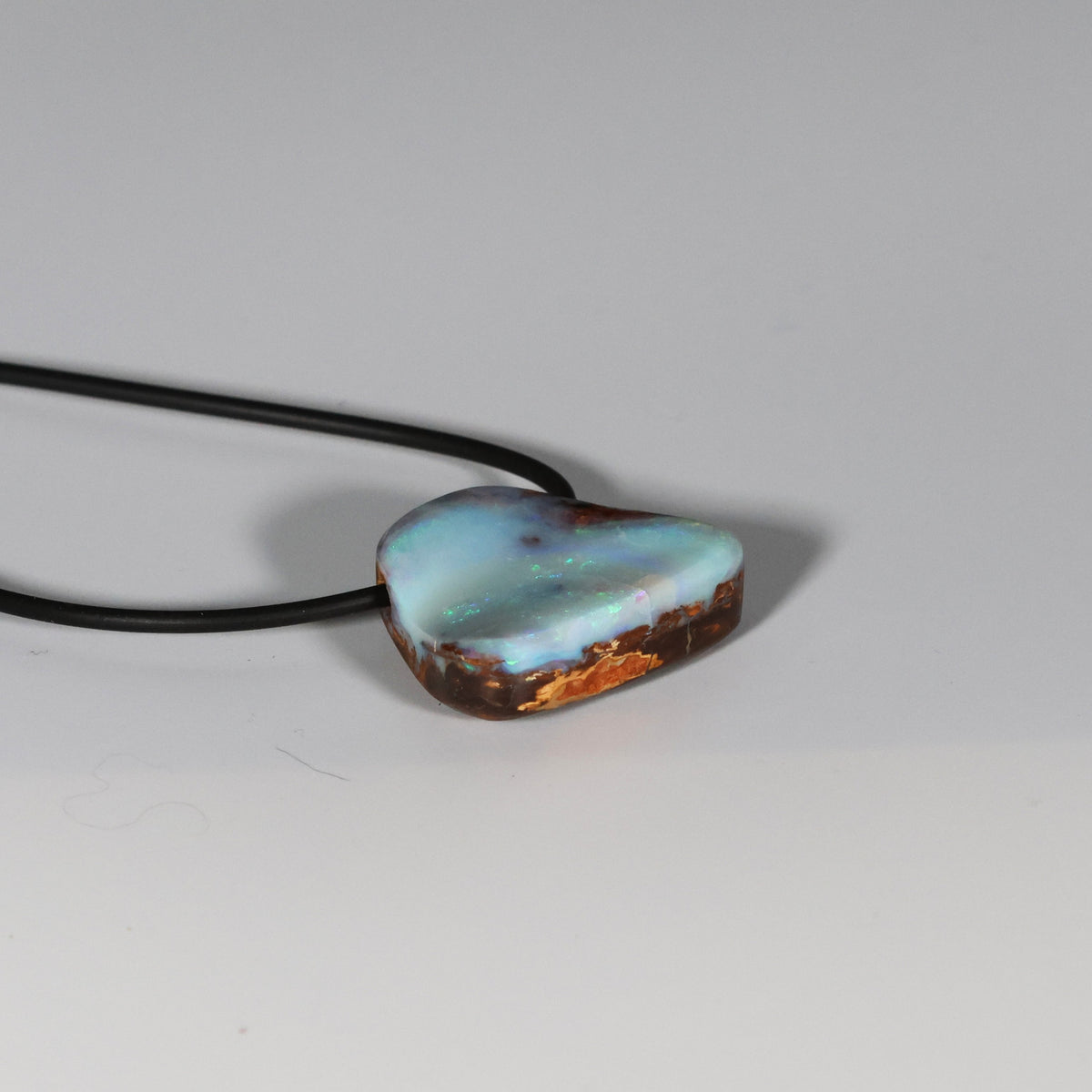 Boulder opal light green-blue nacklace
