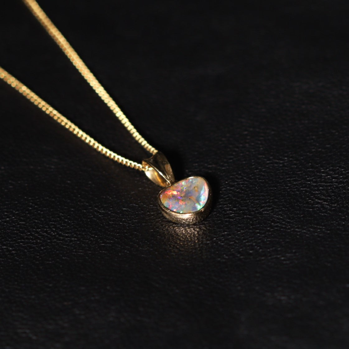 Boulder opal solid 18k Gold pendant 2018