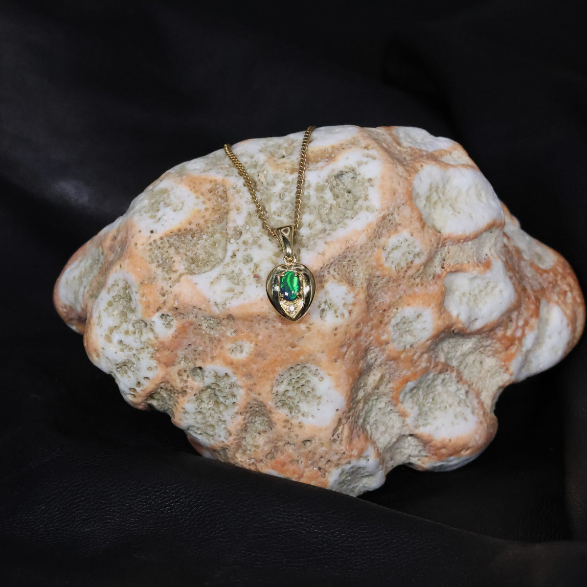 Briliant green rolling flash Black Opal gold pendant