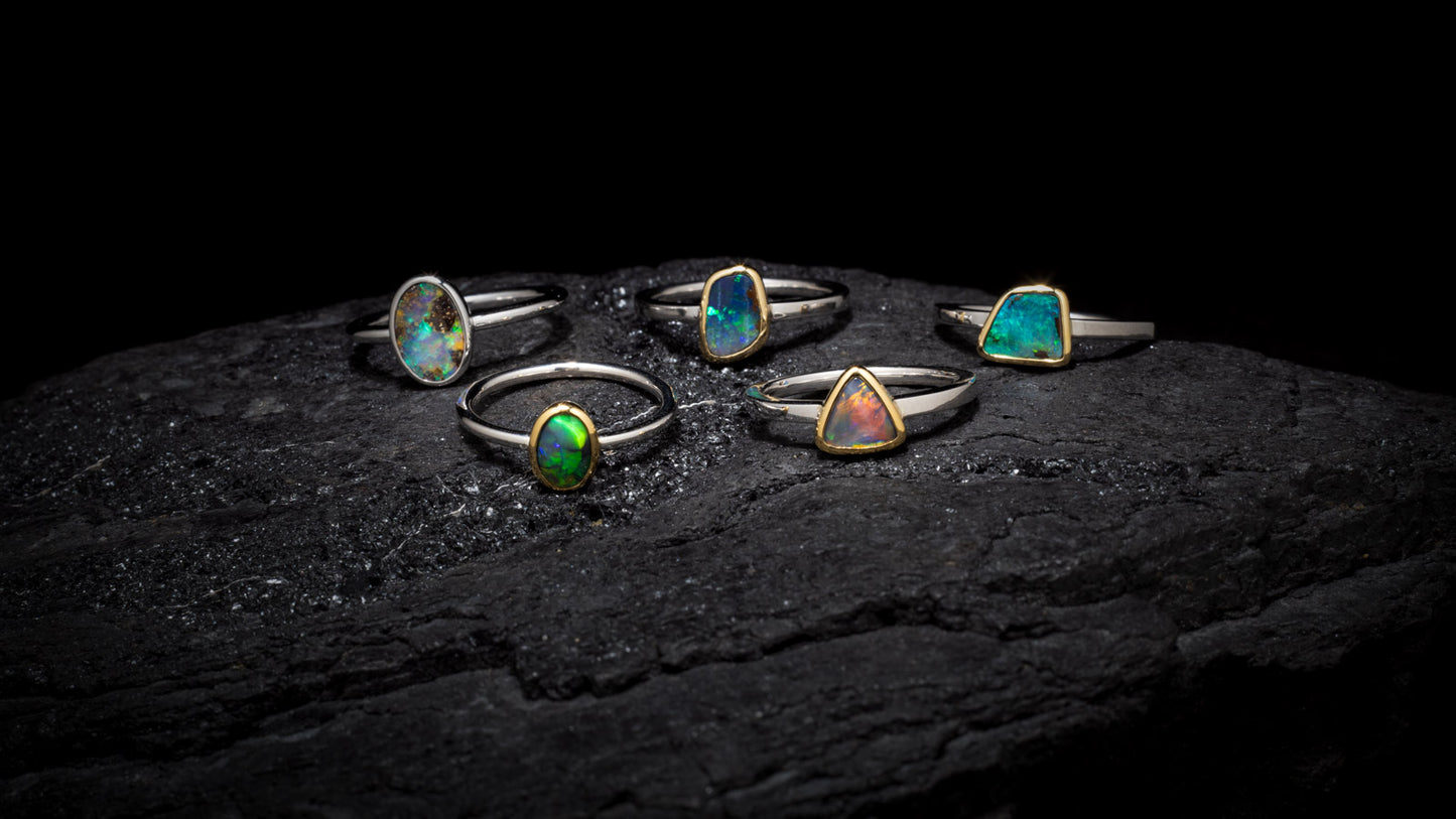 Australian Opal Ring – 18K Gold, Queensland