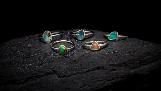Australian Opal Ring – 18K Gold, Queensland