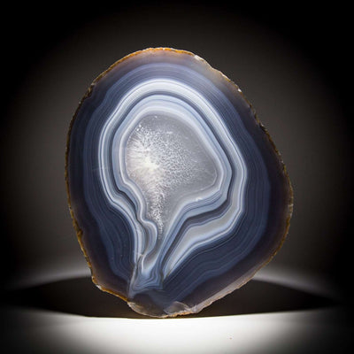 Agate Brazil - 1 A captivating Agate slice, polished to perfection