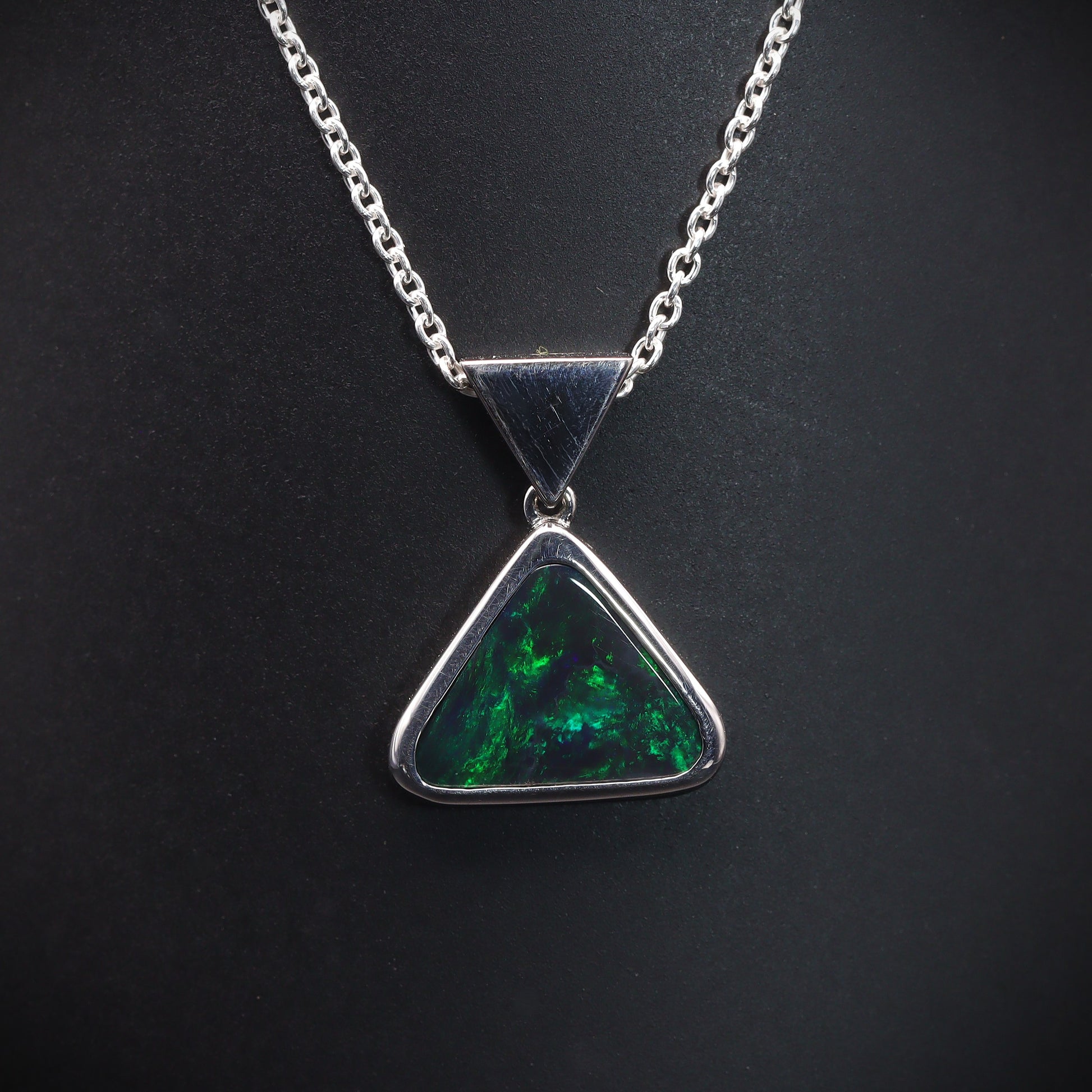Black Opal Pendant – Sterling Silver, 11×11mm, Dark Body, Green Flash 3007