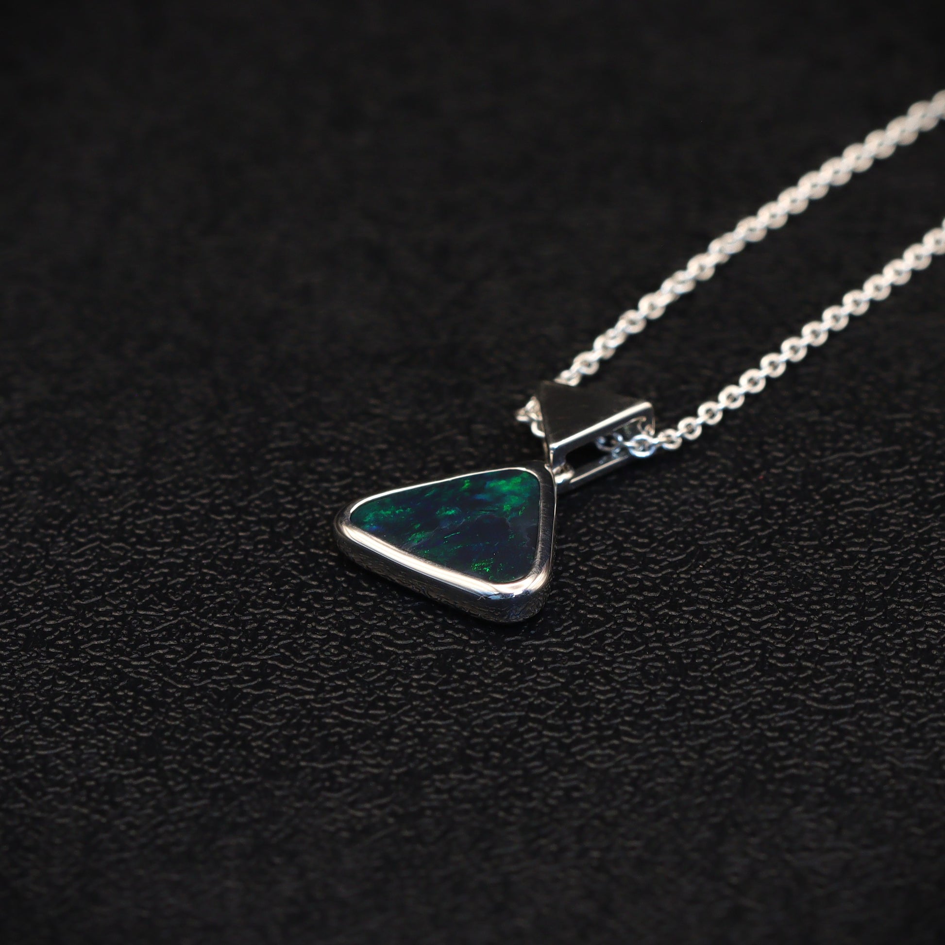 Black Opal Pendant – Sterling Silver, 11×11mm, Dark Body, Green Flash 3007