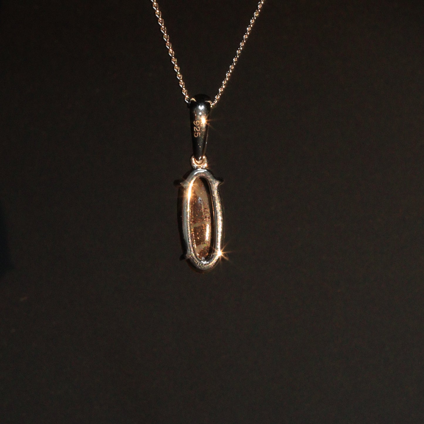 Opal pendant - 1046 A