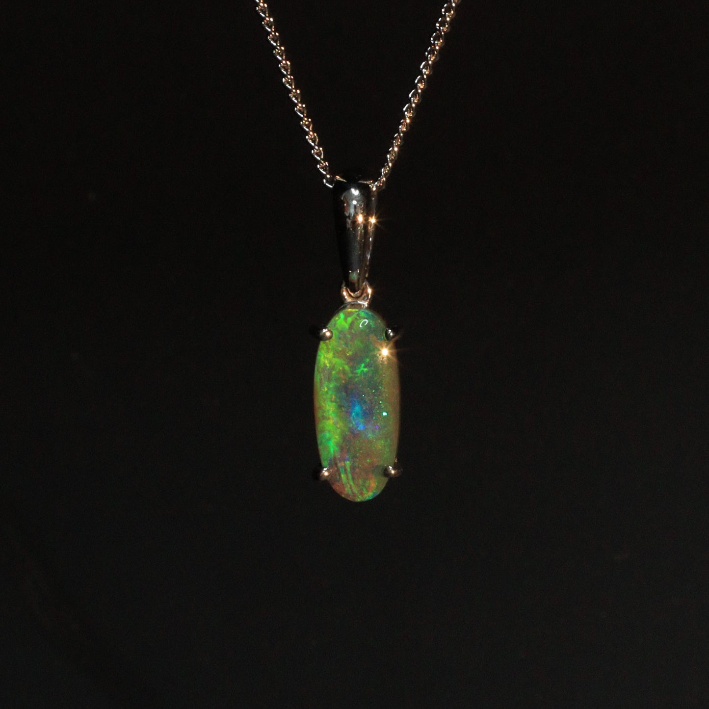 Opal pendant - 1046 A