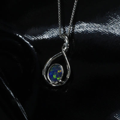 Opal doublet pendant - 166