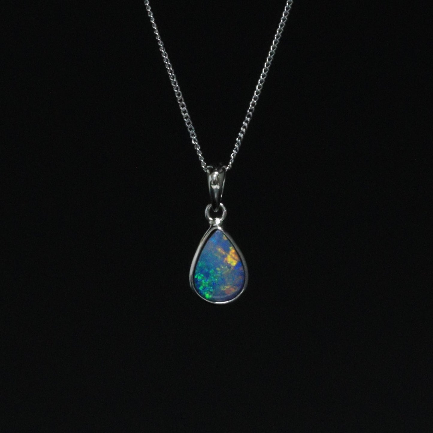 Opal doublet pendant - 173