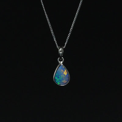 Opal doublet pendant - 173