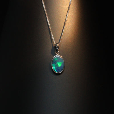 Opal doublet pendant - 174