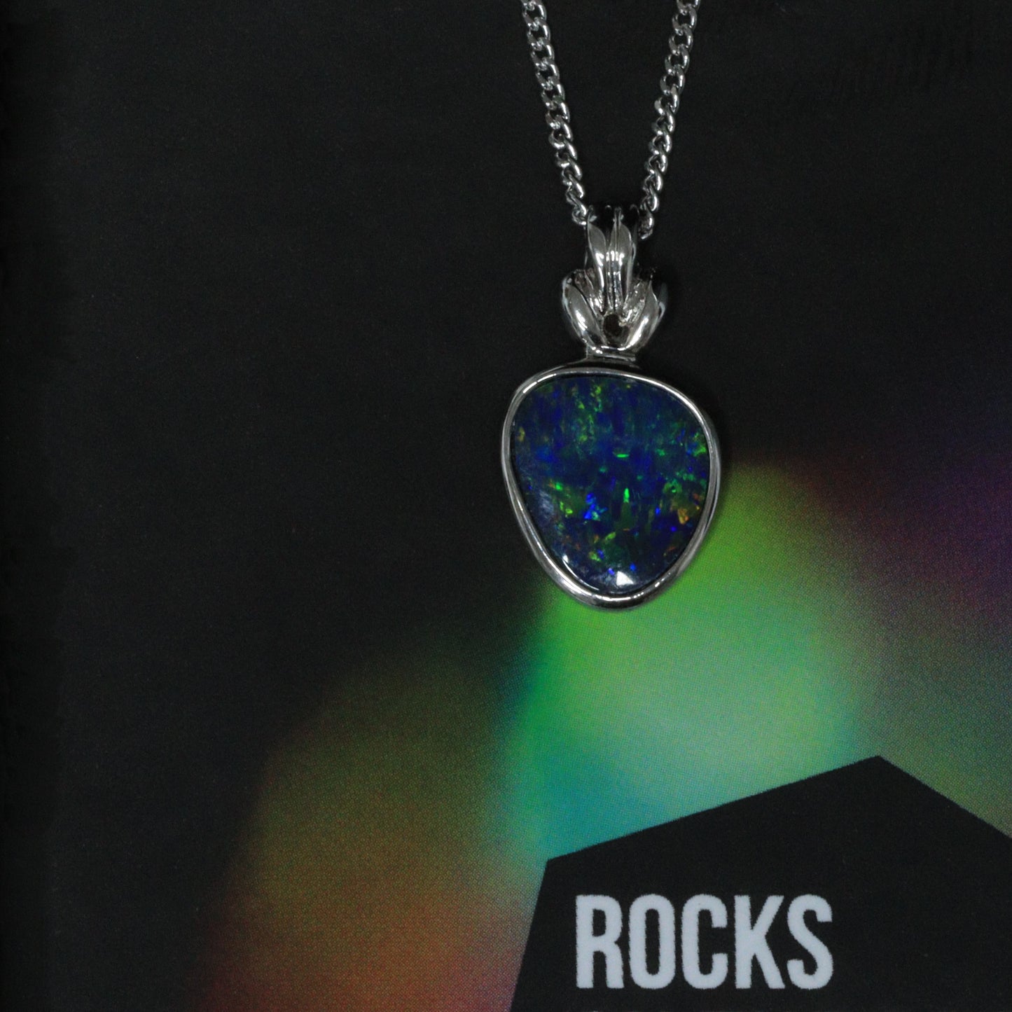 Opal doublet pendant - 175