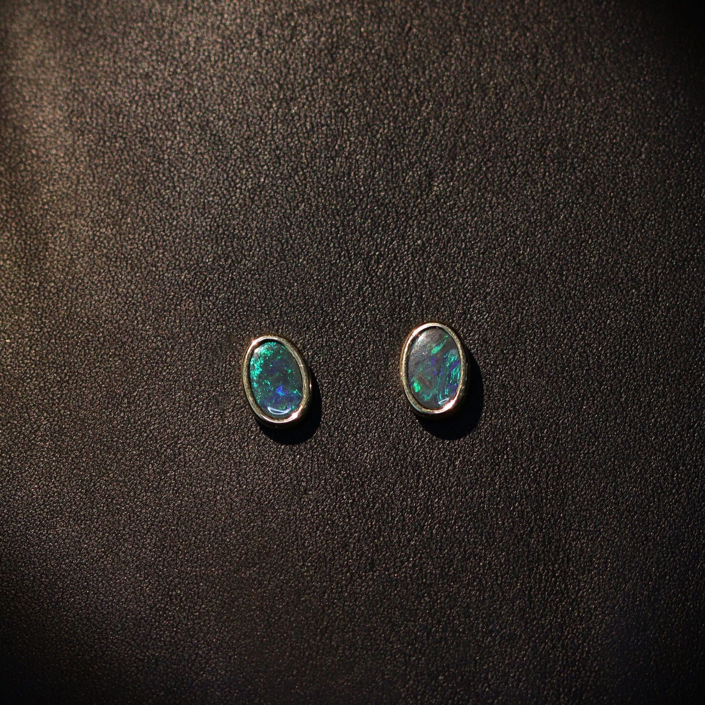 Australian Black Opal 18 karat yellow gold