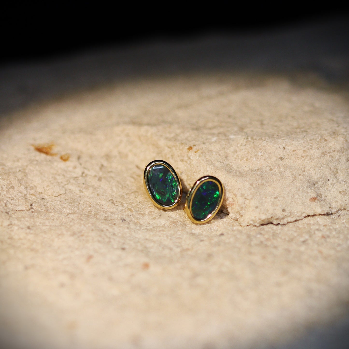 Australian Black Opal 18 karat yellow gold