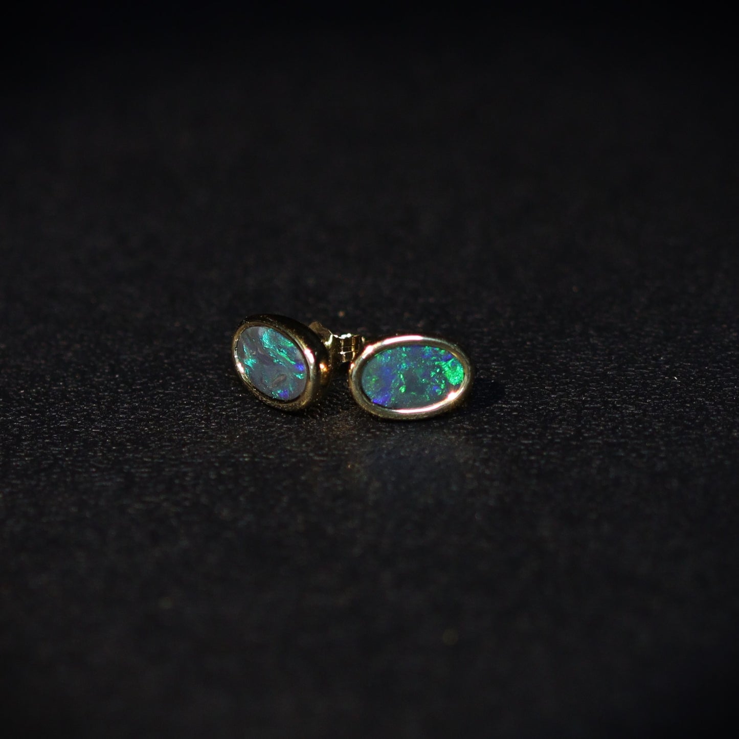 Australian Black Opal 18 karat yellow gold