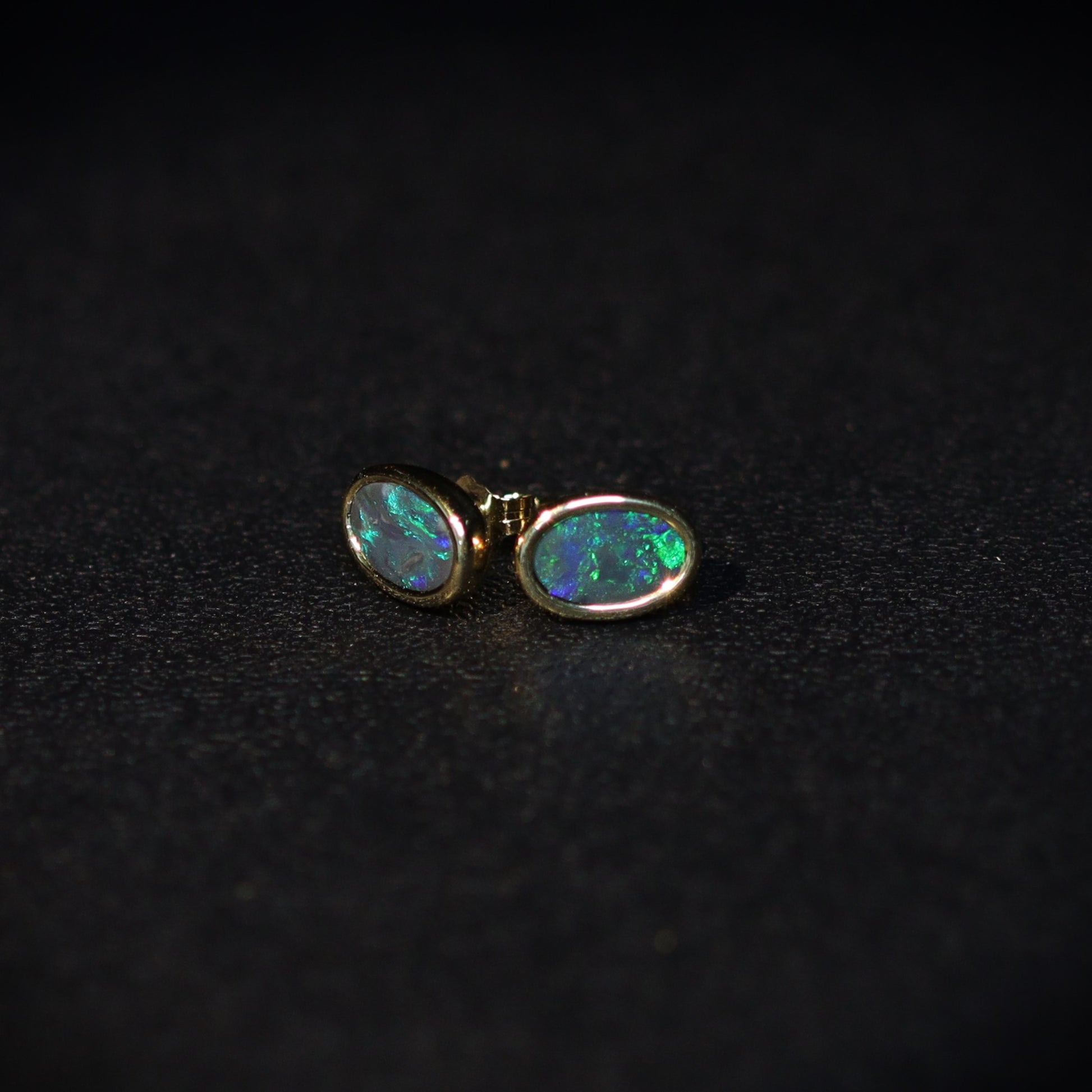 Australian Black Opal 18 karat yellow gold