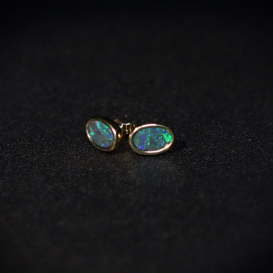 Australian Black Opal 18 karat yellow gold