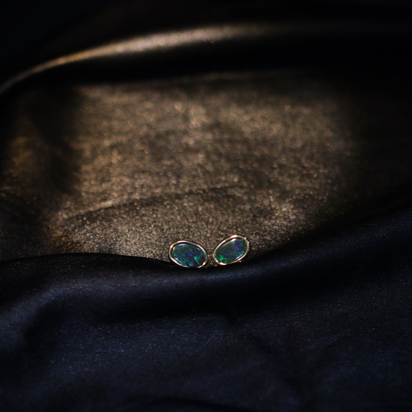 Australian Black Opal 18 karat yellow gold