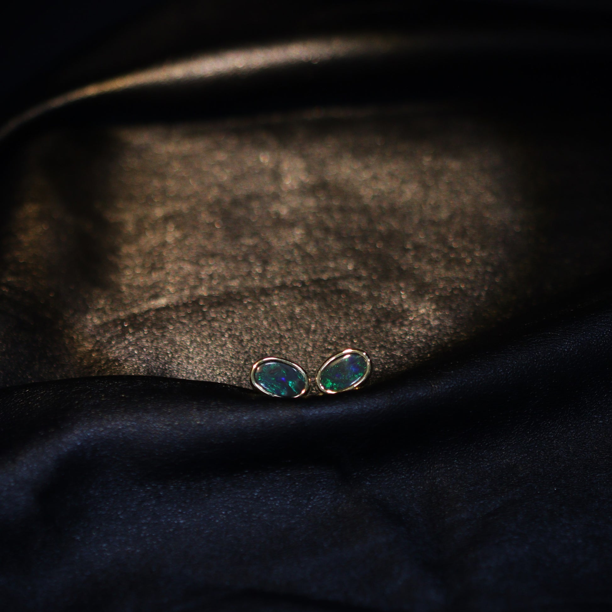 Australian Black Opal 18 karat yellow gold