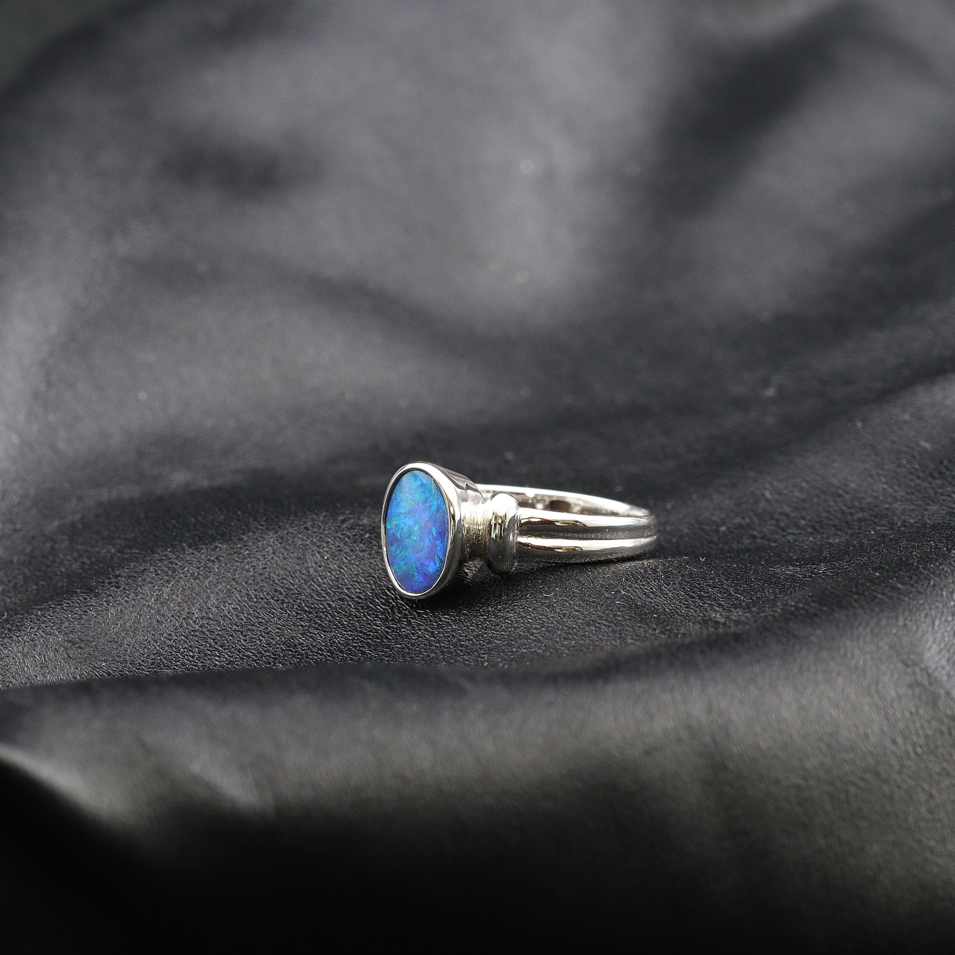 Australian Black Opal 18 karat gold ring 