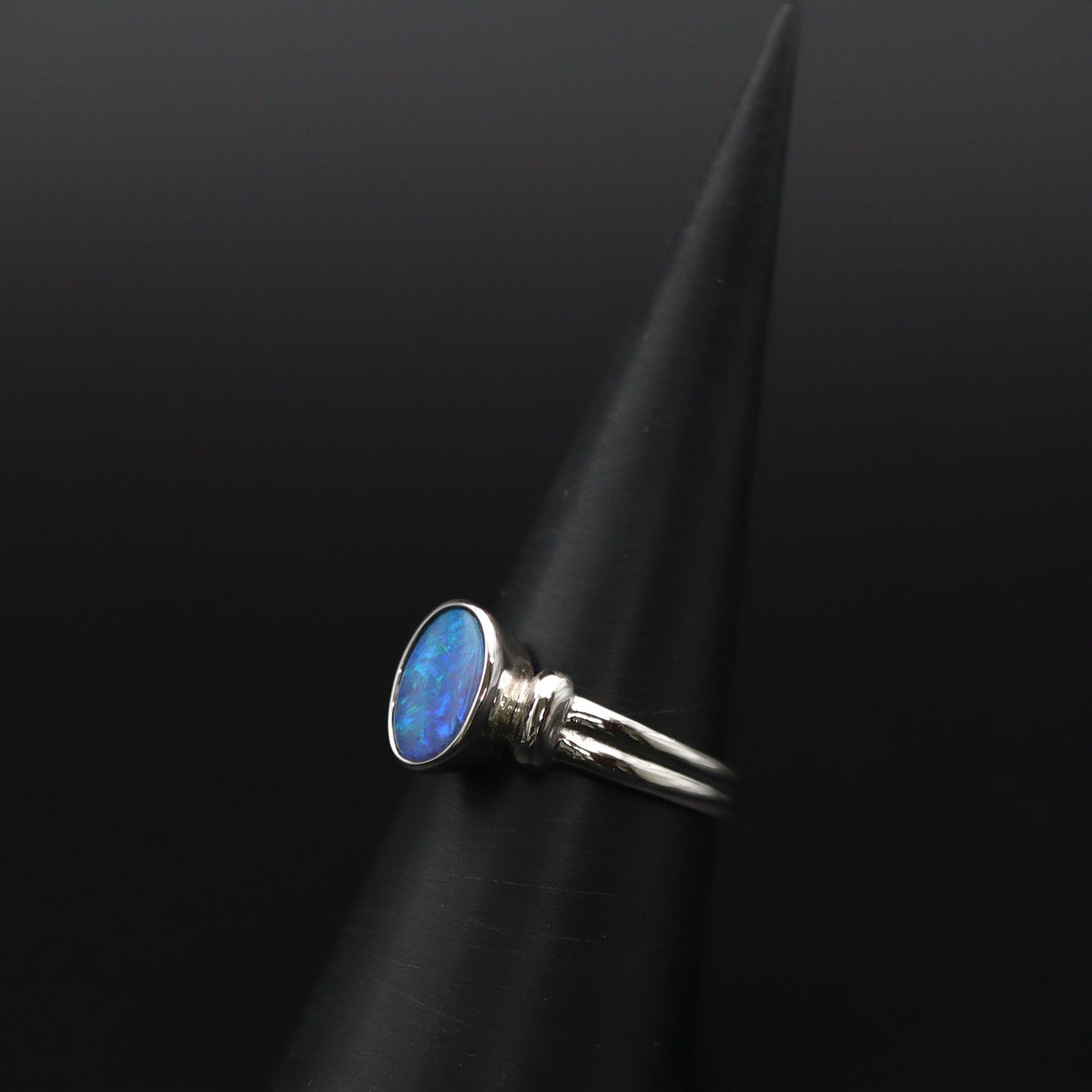 Australian Black Opal 18 karat gold ring 