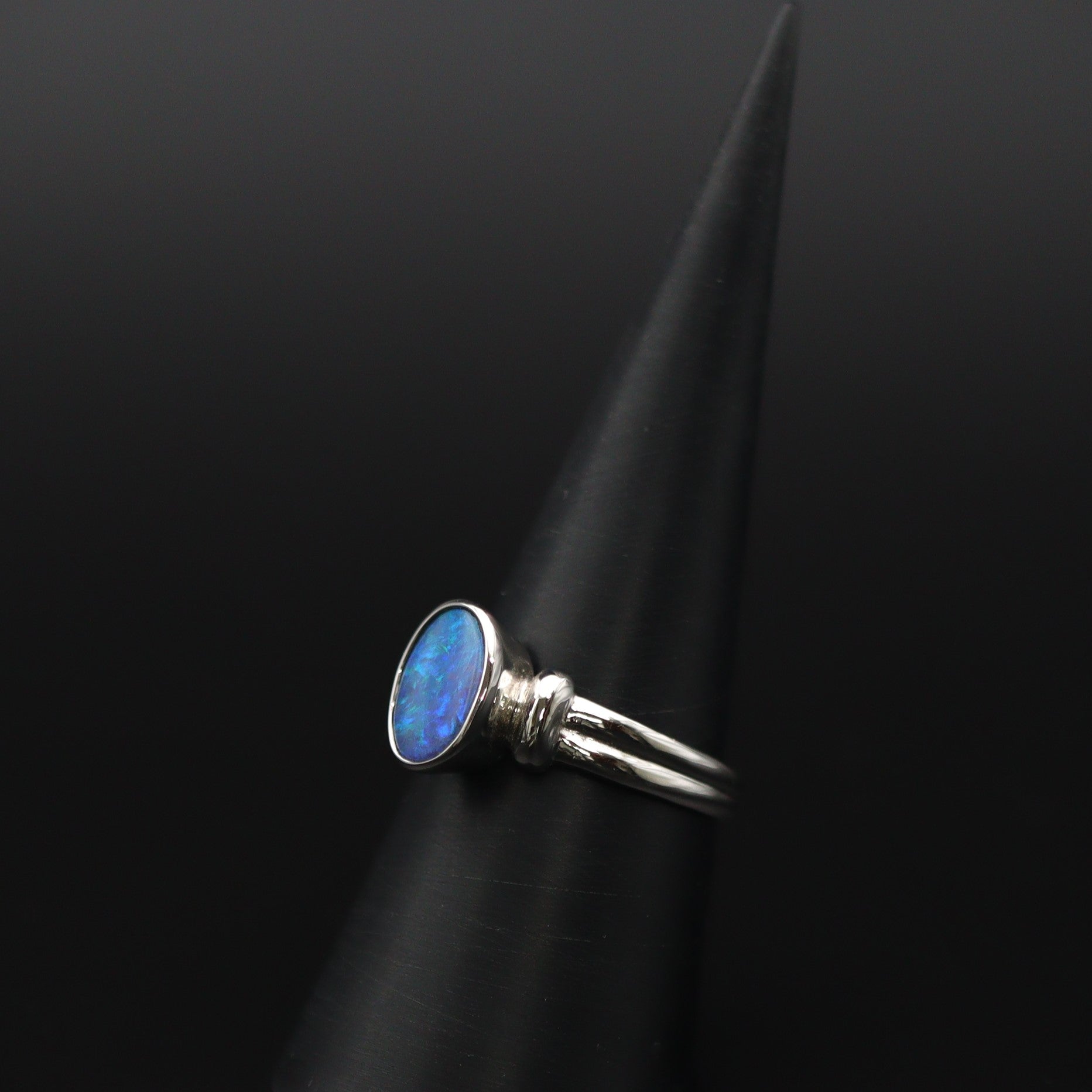 Australian Black Opal 18 karat gold ring 