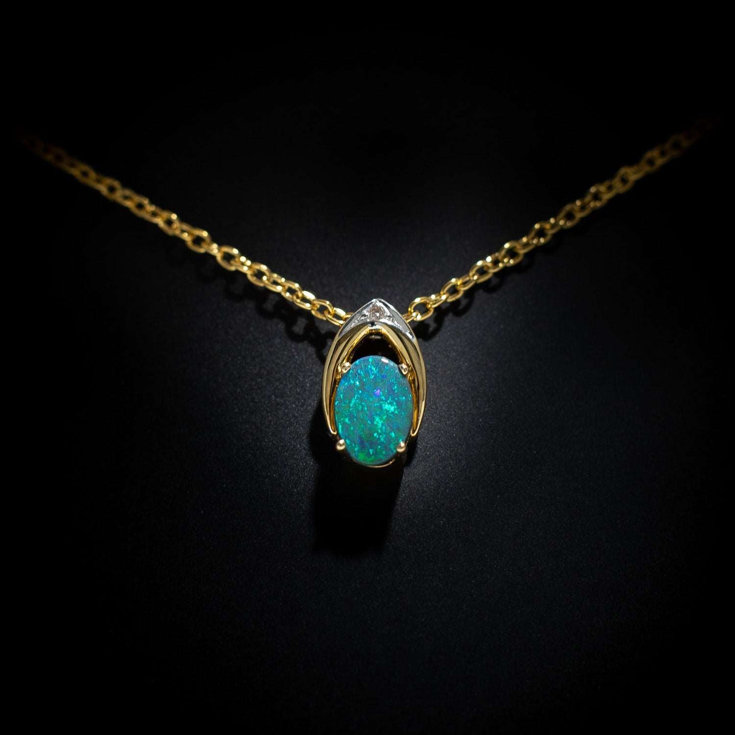 Australian Black Opal 18 karat white gold pendant 