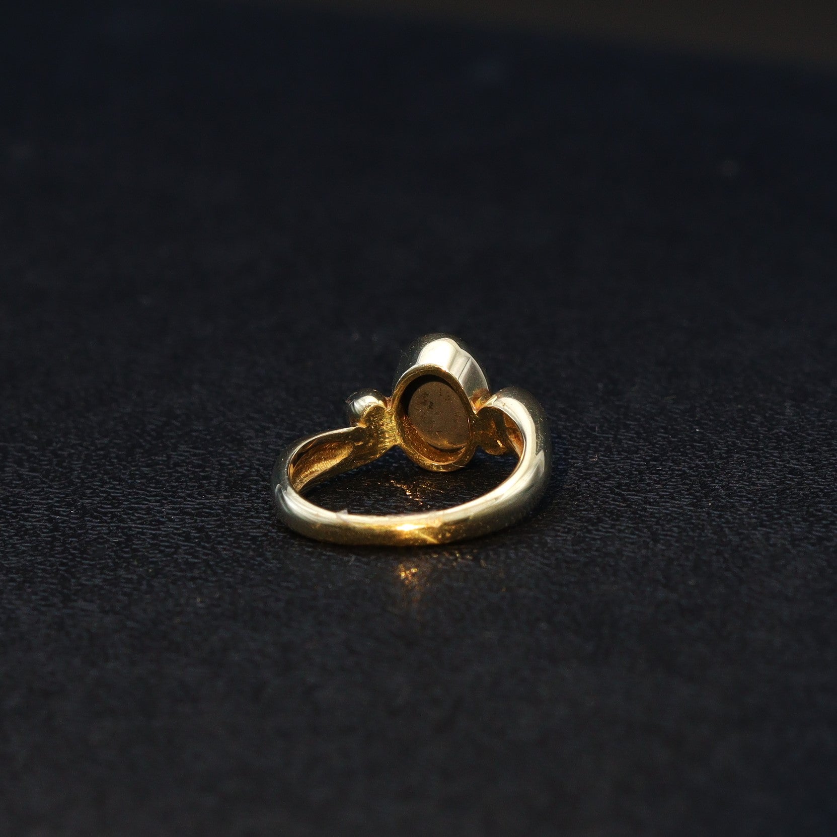 Australian Black Opal 18 karat gold ring 