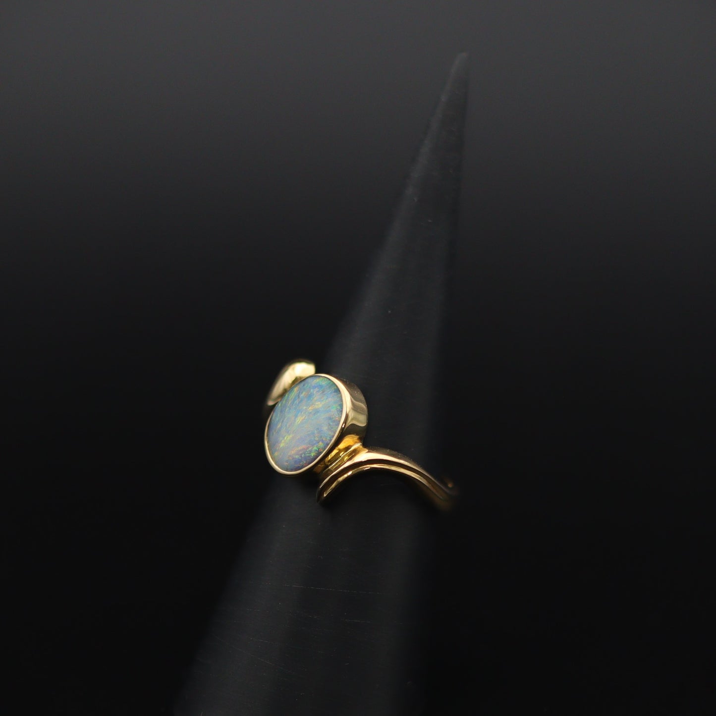 Australian Black Opal 18 karat gold ring 