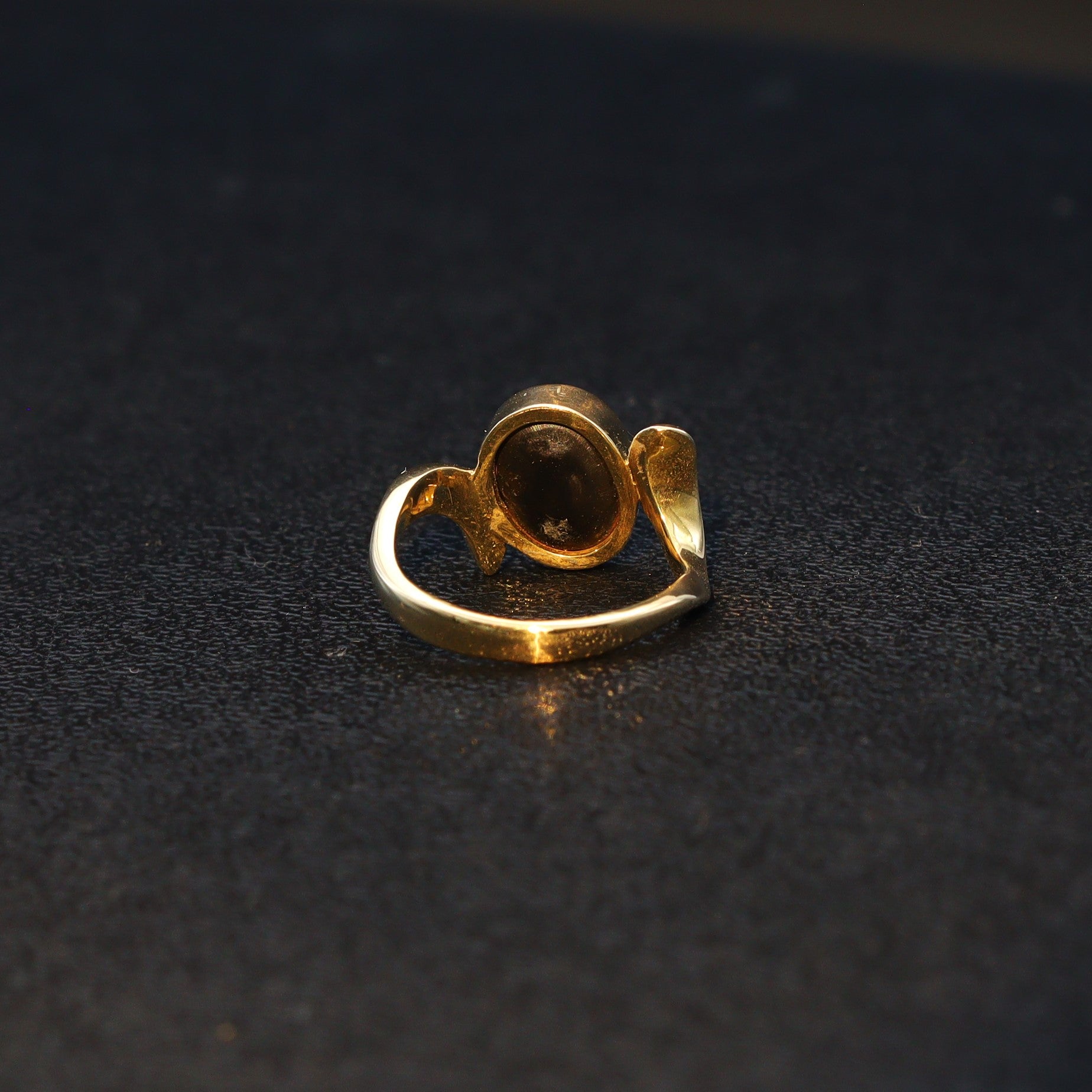 Australian Black Opal 18 karat gold ring 