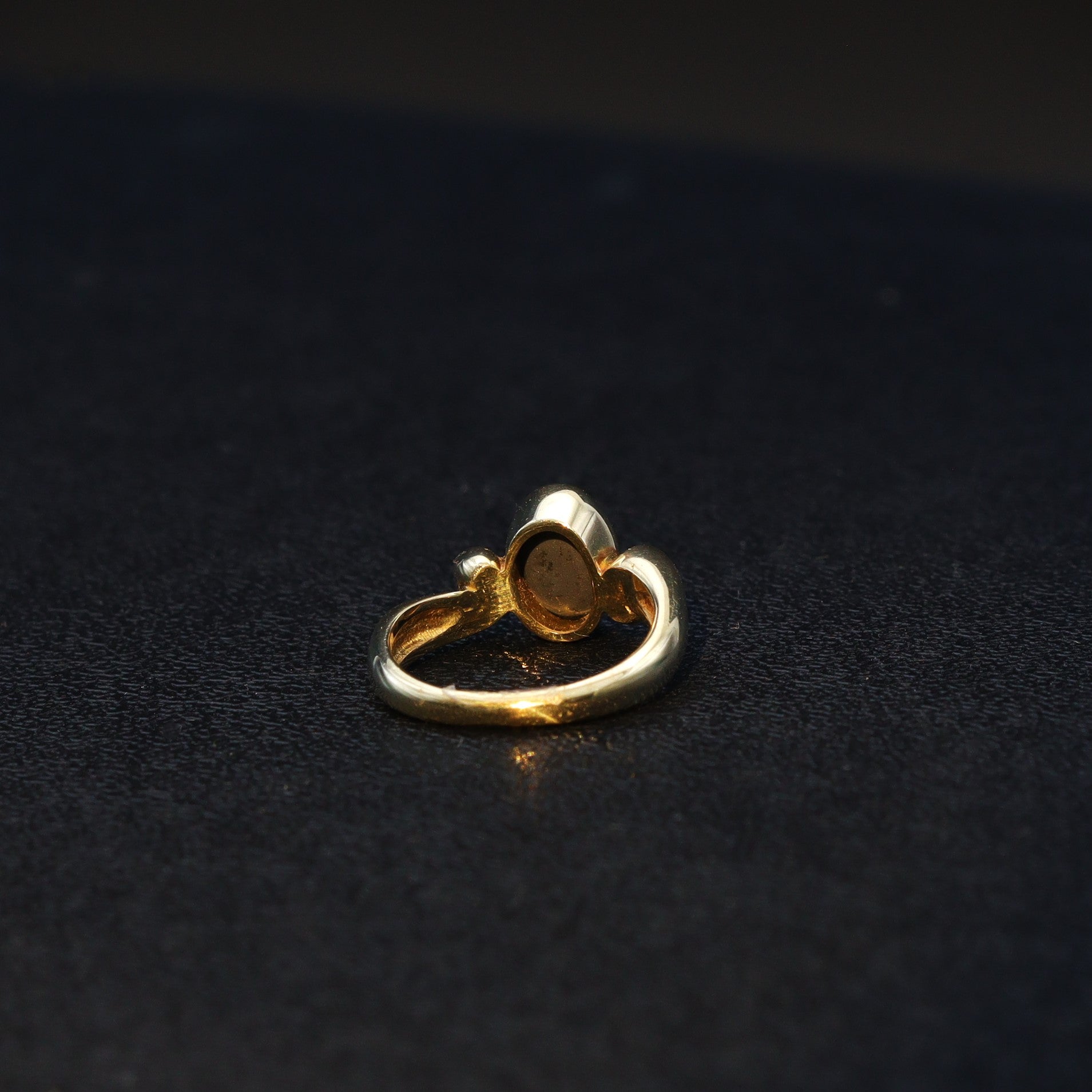 Australian Black Opal 18 karat gold ring 