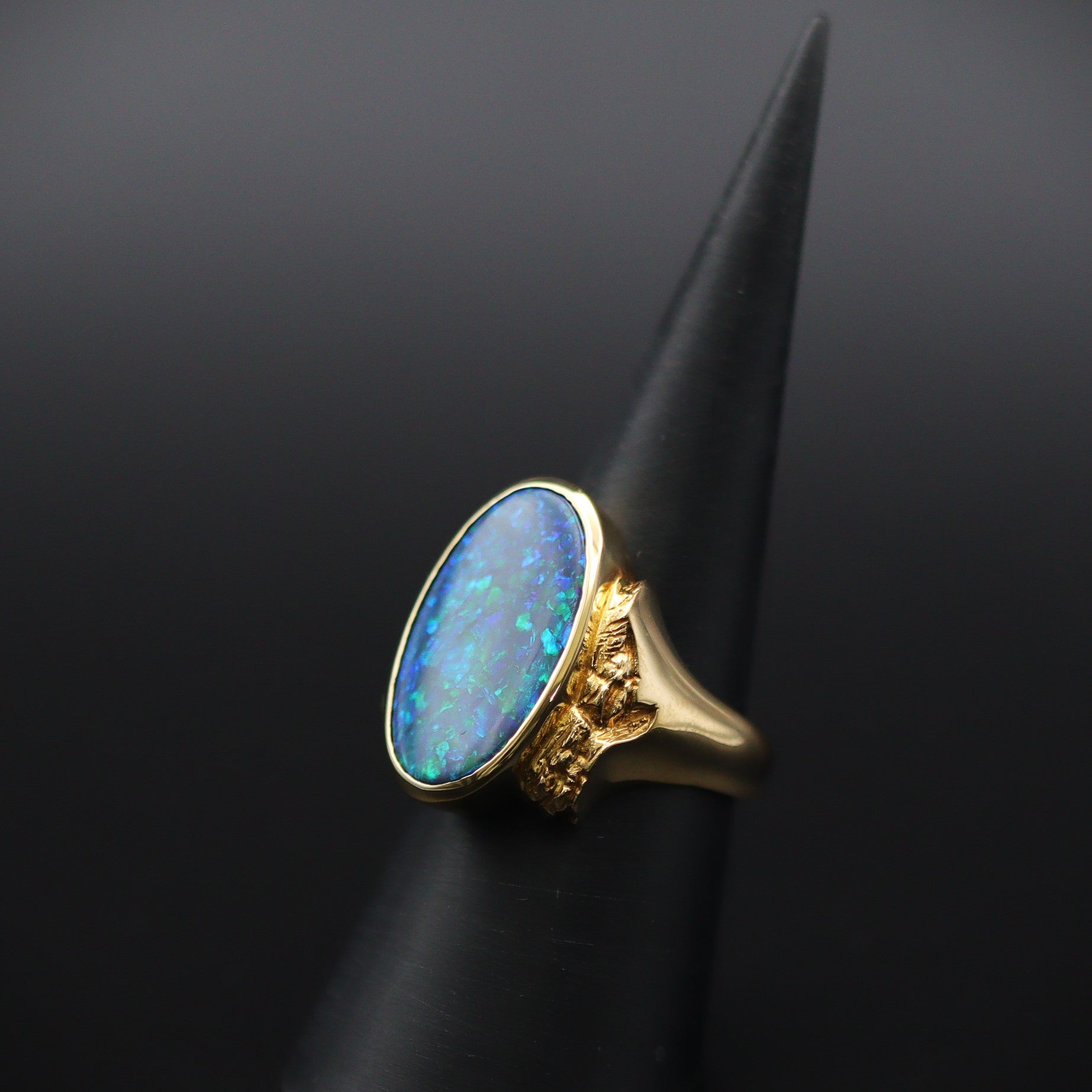 Australian Black Opal 18 karat gold ring 