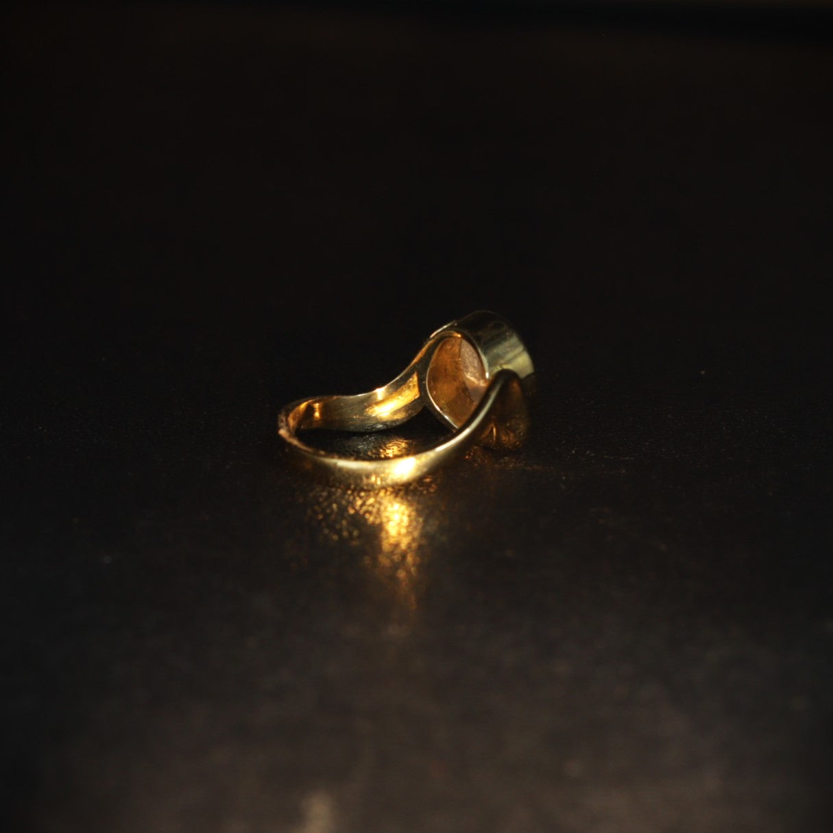 Australian Black Opal 18 karat gold ring 