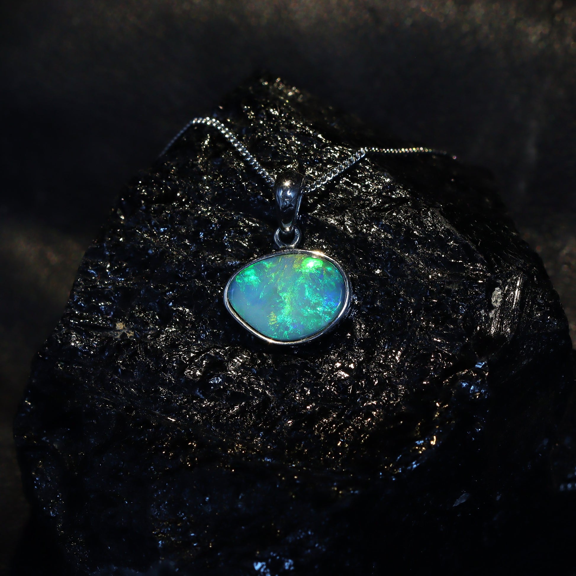 Opal Doublet Pendant – Sterling Silver, 12×15mm, Green Broadflash 2626