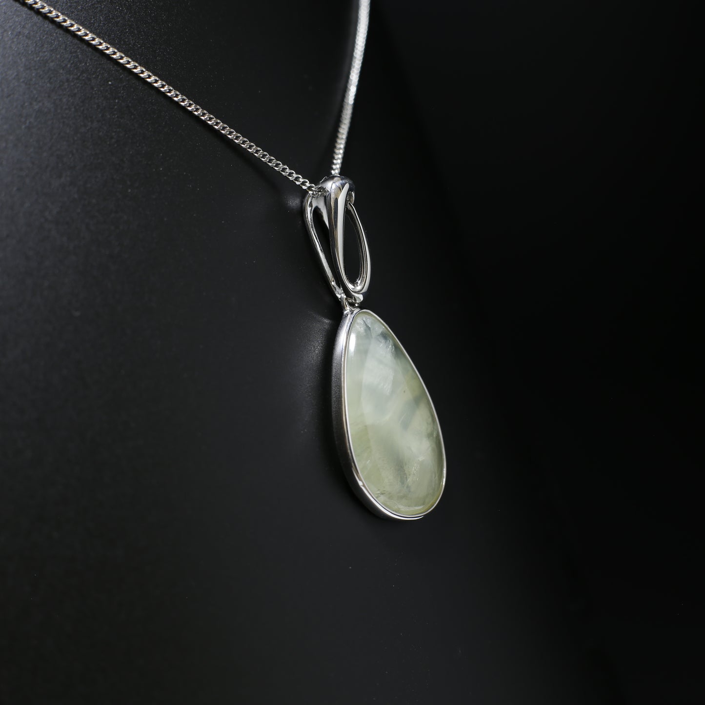 Australian Prehnite silver Pendant 