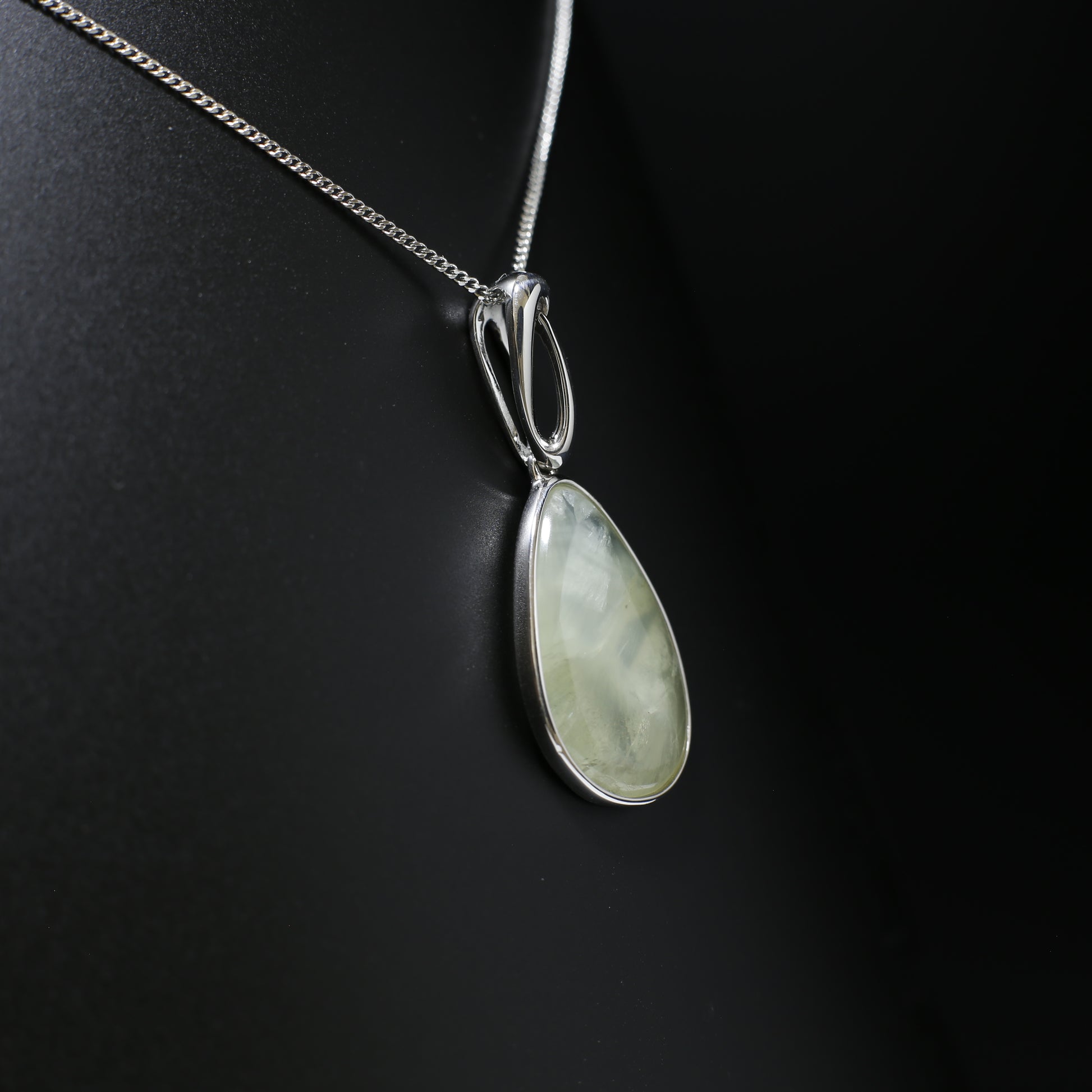 Australian Prehnite silver Pendant 