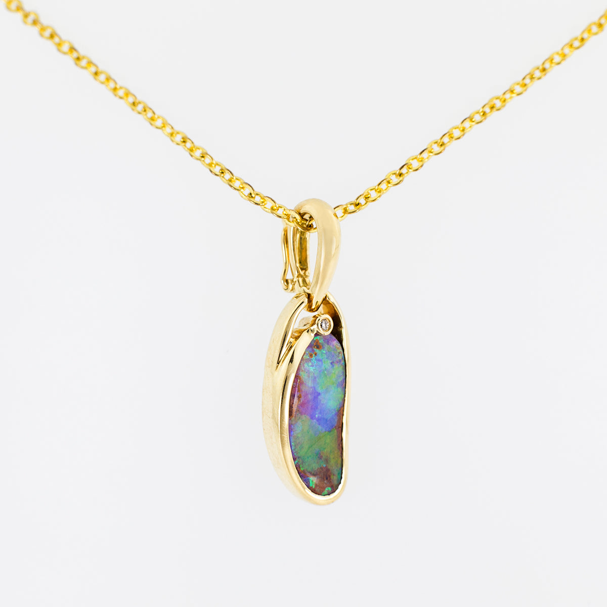 Australian Boulder Opal Pendant 18 Karat gold